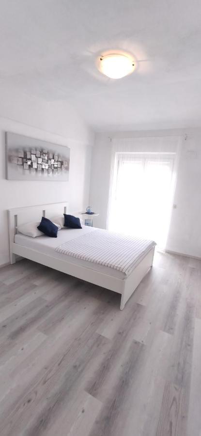 Vila Sentio Mare-Apartments Livaic Zeljko Pirovac Zewnętrze zdjęcie