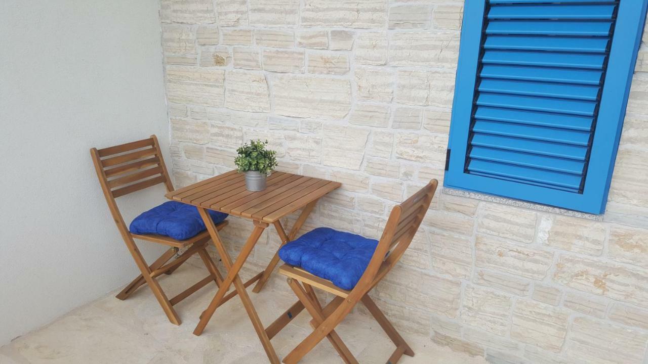 Vila Sentio Mare-Apartments Livaic Zeljko Pirovac Zewnętrze zdjęcie